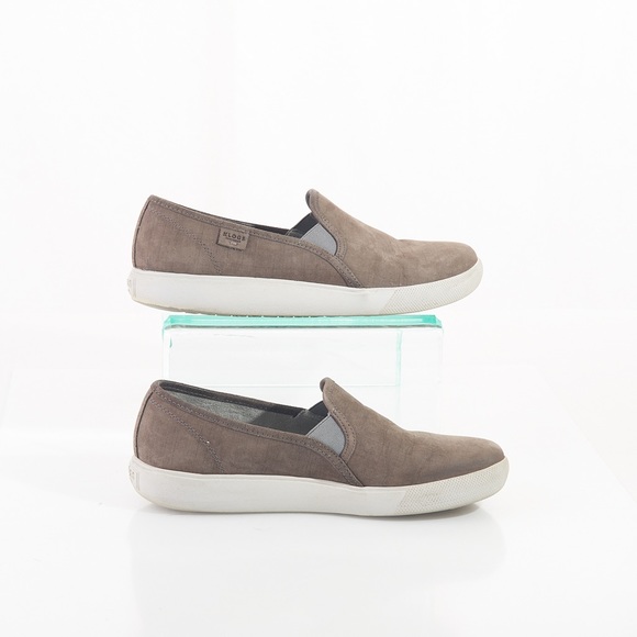 shoes with cushioned footbed